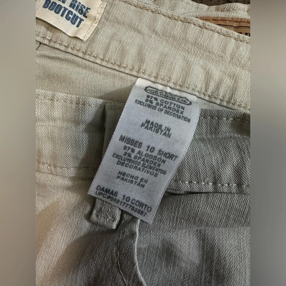 Levi's Signature Low Rise Bootcut Tan Jeans Womens Size 10 Short #1227 - Picture 8 of 9